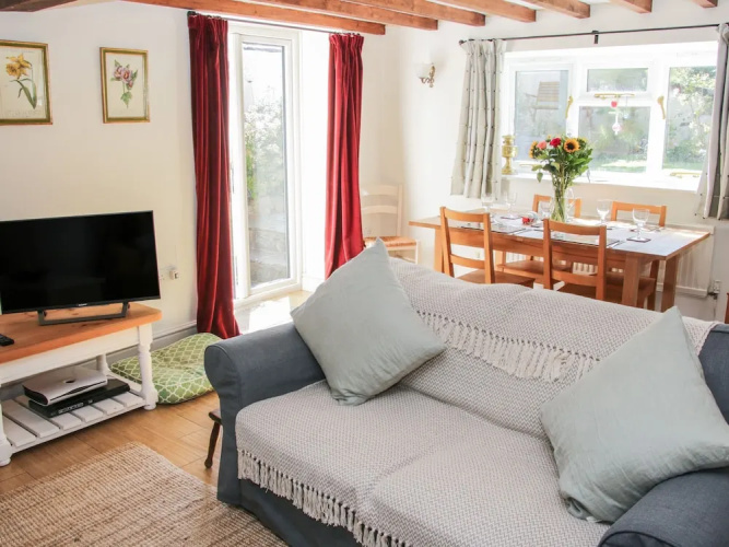 1 Garden Cottages