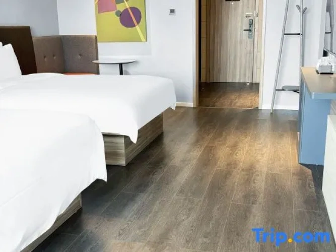 Standard Twin room with view