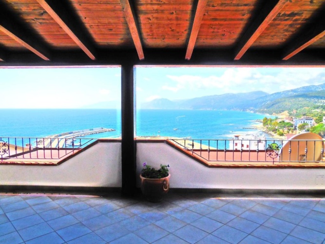 3 Bedrooms Apartment with sea view