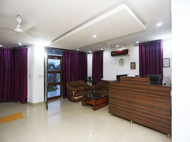 OYO 18648 Raj Inn