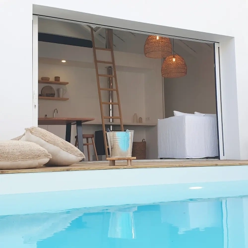 3 Bedrooms Family Cottage beachfront