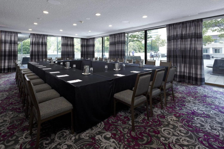 Marriott Chateau Champlain photo 24