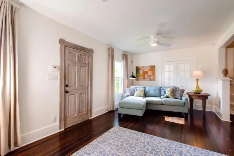 4 Bedrooms Cottage