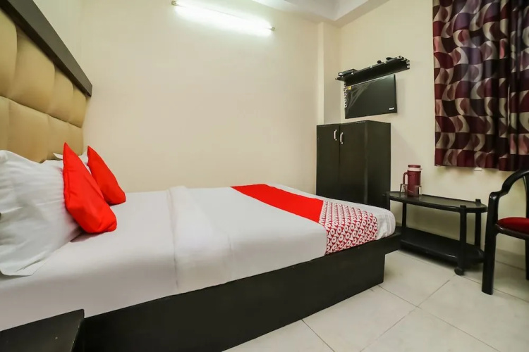 Hotel Darpan Palace