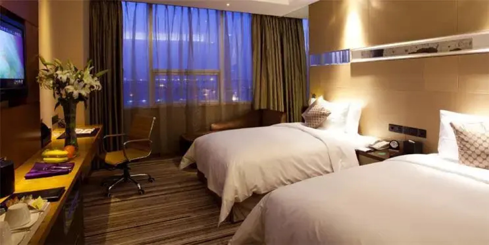 Qingdao Celebrity Hotel