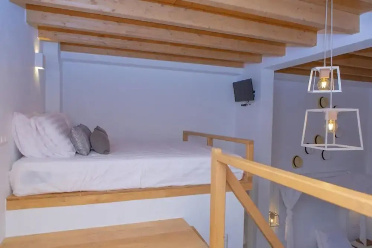Naxos Riviera Suites