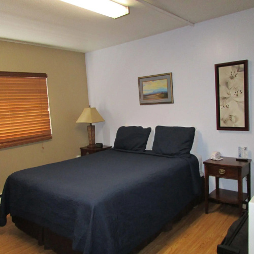 Creekwood Inn