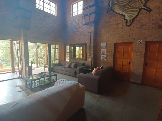 Bush and Gables Lodge