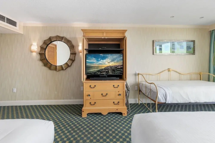 Deluxe Quadruple room with balcony