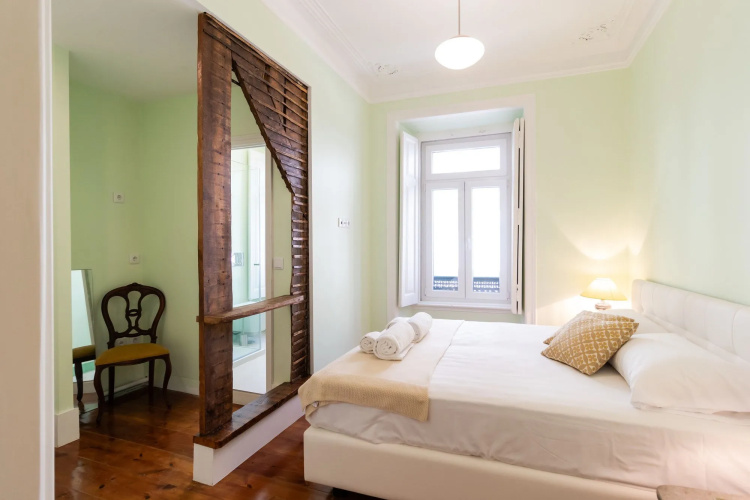 1898 Home & Suites