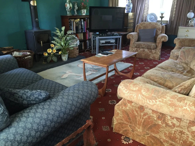 Lowri Cottage Hotel