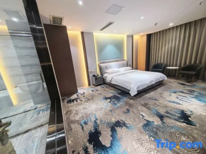 Deluxe Family Suite