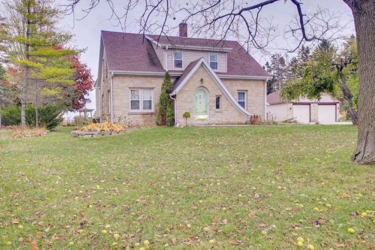 Lakefront Algoma Home w/ Deck, Grill & Fireplace