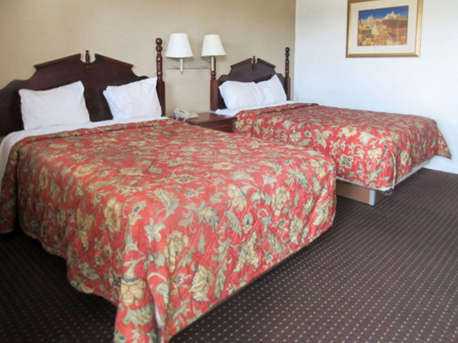 Rodeway Inn Terre Haute near University