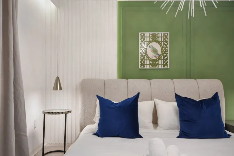 Luxurious Villa With Resort-style Amenities