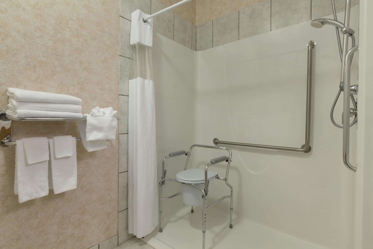 Days Inn by Wyndham Penticton Conference Centre photo 9