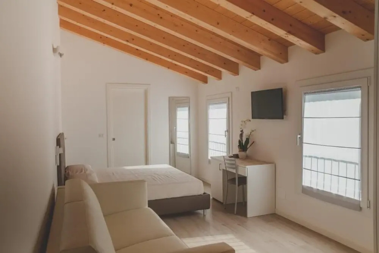 Terra Ferma Rooms & More