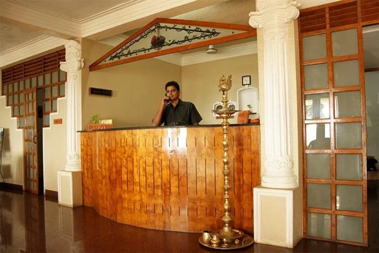 Raja Hotel