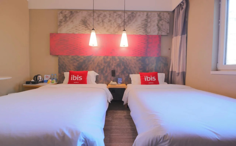 ibis Qingdao Ningxia Road