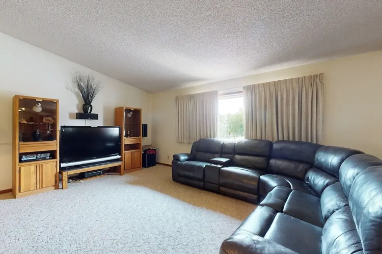3BR Cozy Apartment w/ Mountain Views