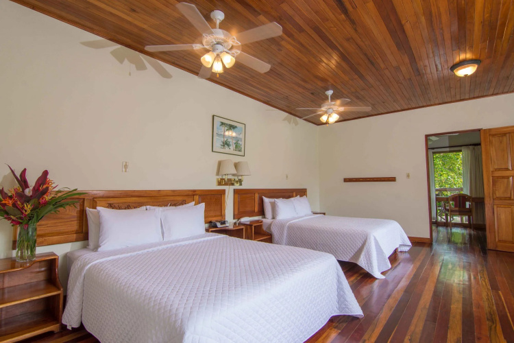Crocodile Bay Resort