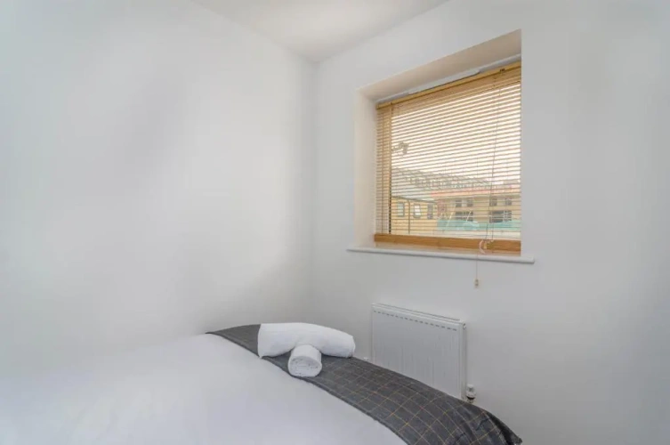 2 Bedrooms Cottage