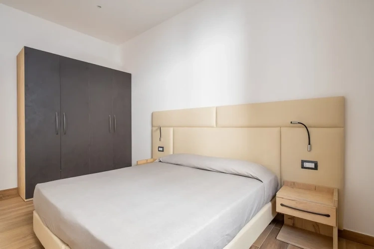 1 Bedroom Comfort Basement Apartment with balcony
