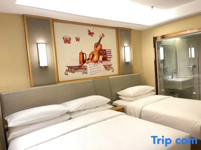 Deluxe Twin Family room