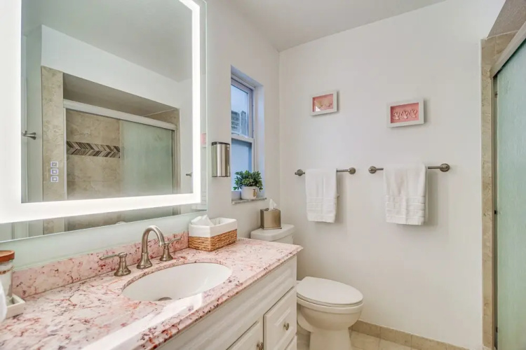 Charming Largo Home w/ Private Pool: 1 Mi to Beach