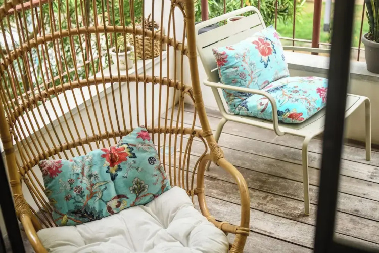 Spacious & Green 3BR Apt w Balcony
