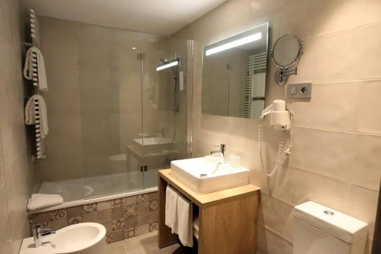 Triple room