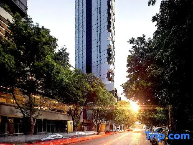 Mega Style Apartments The International