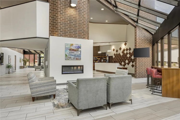 Executive Residency By Best Western Waterloo & Cedar Falls
