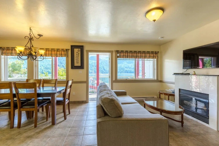 2 Bedrooms Family Suite with balcony and with ocean view