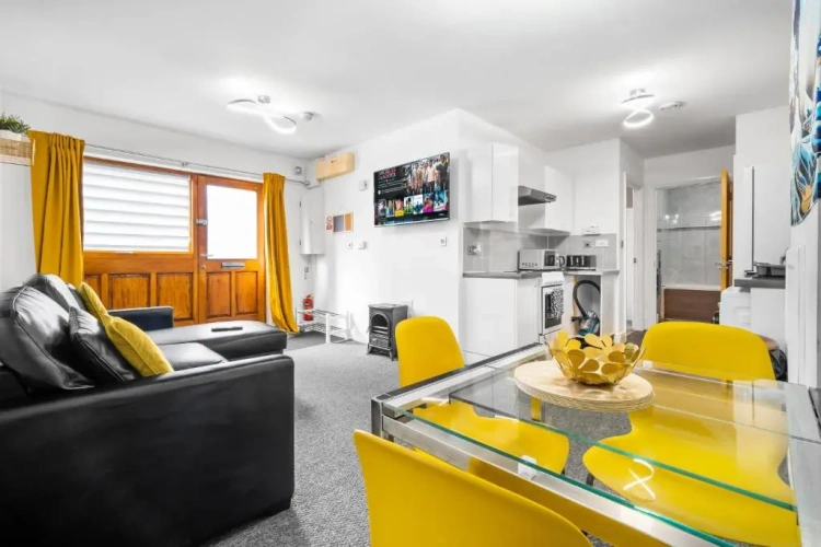 1 Bedroom Apartment