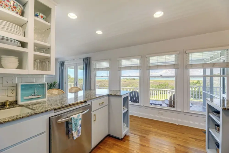 4 Bedrooms Cottage