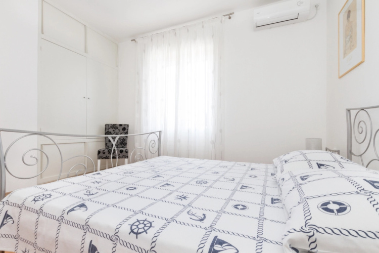 Apartment Neven - comfortable & great location: A1 Split, Riviera Split