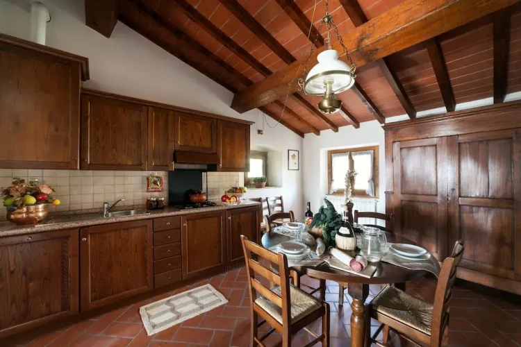 2 Bedrooms Classic Apartment