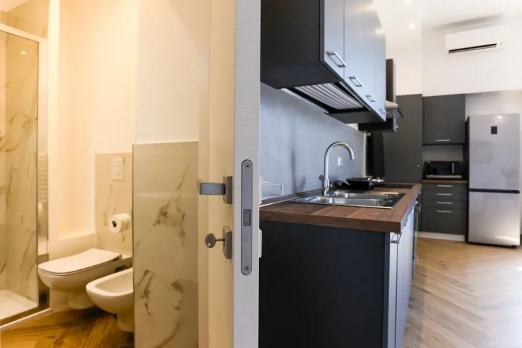 Pessina 90 Rooms in Naples