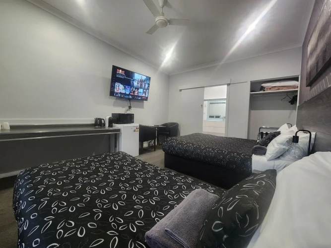 1 Bedroom Standard Twin Suite