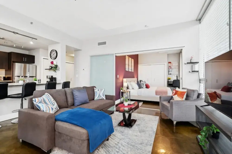 Luxury Condo Steps From Stampede Park