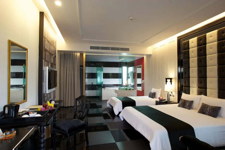Long Beach Luxury Villas