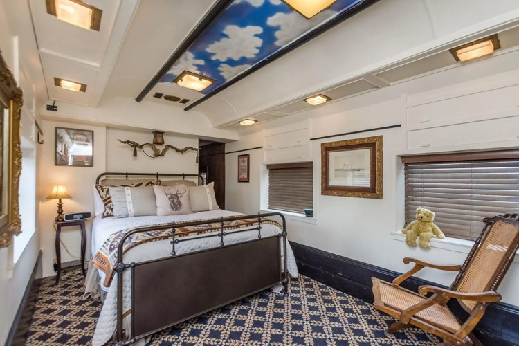 Pullman Train Car
