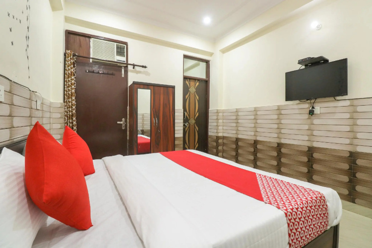 OYO 64662 Hotel Baba Residency