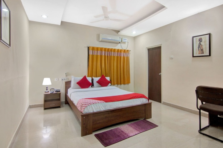 OYO 20009 SilverKey Gachibowli