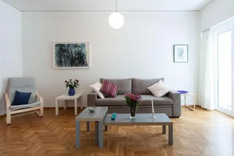 Beautiful 2-bdrm apartment by Acropolis museum