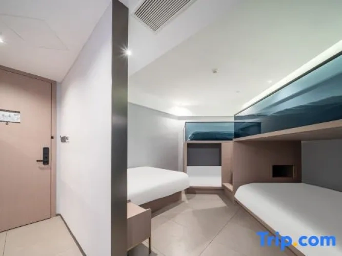 Standard Quintuple room