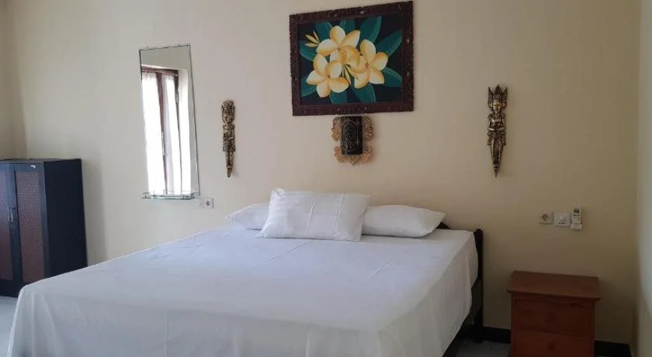 Segara Beach Inn