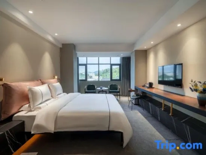1 Bedroom Suite with lake view
