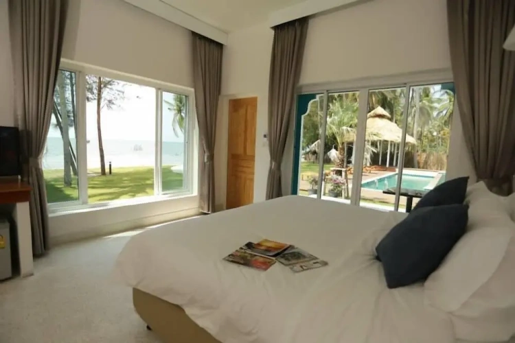 Standard room with balcony and with sea view